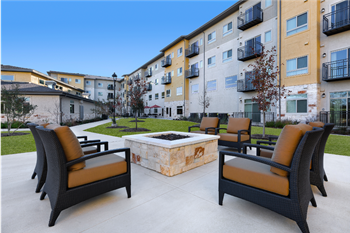 Outdoor firepit